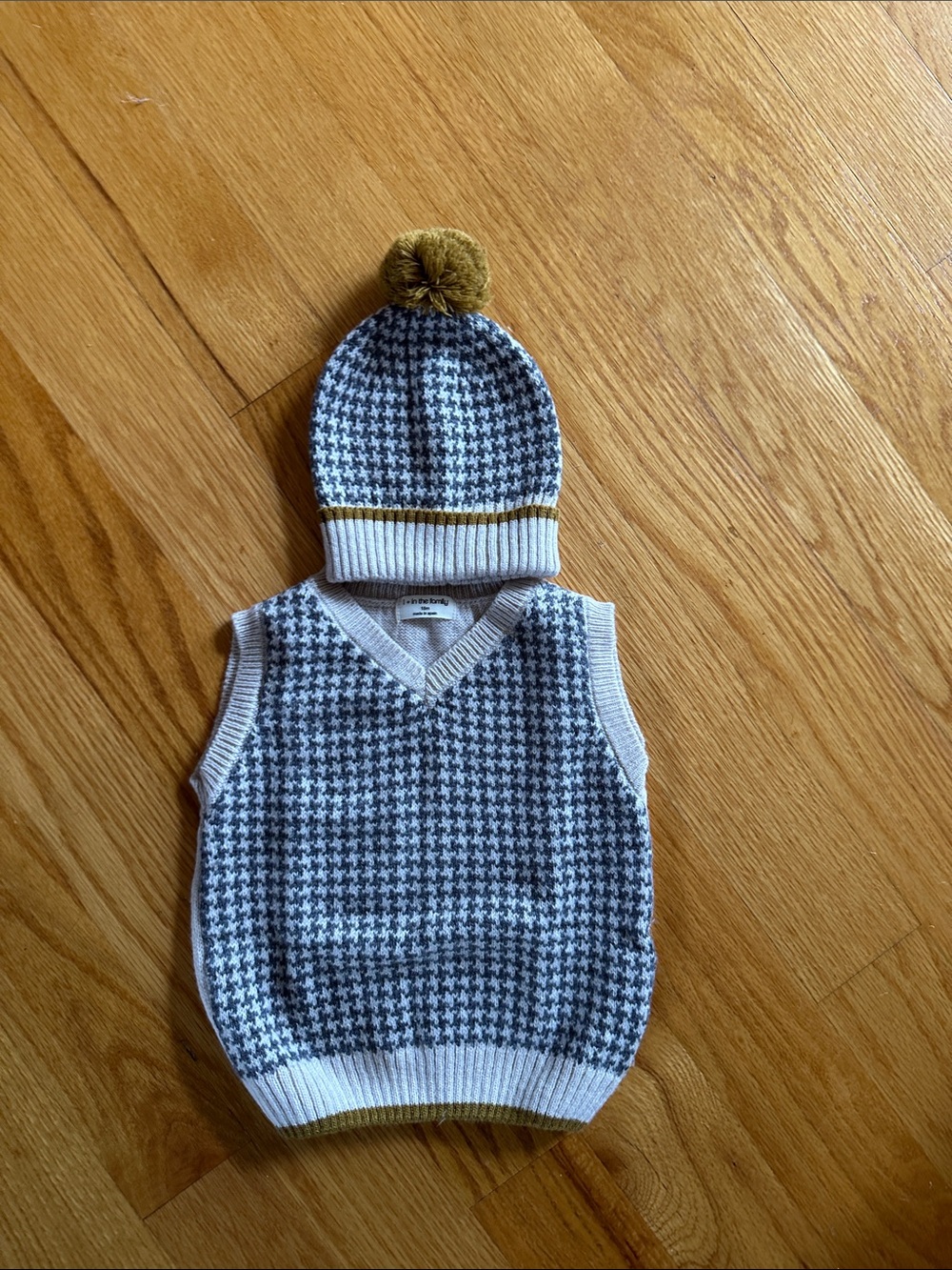 Cozy Houndstooth Knit Vest & Pom Hat Set - Gray & Cream with Mustard Accent